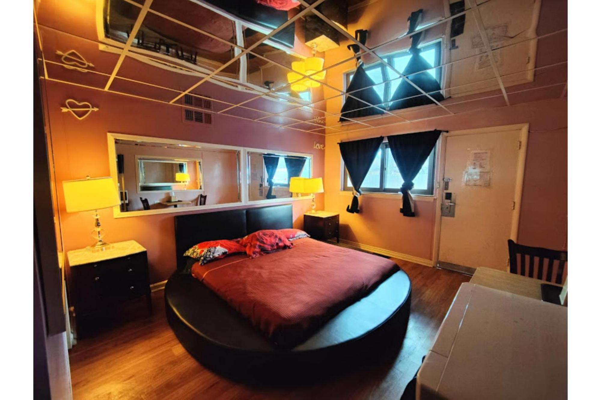 Oyo Hotel Edgebrook Chicago North Shore מראה חיצוני תמונה