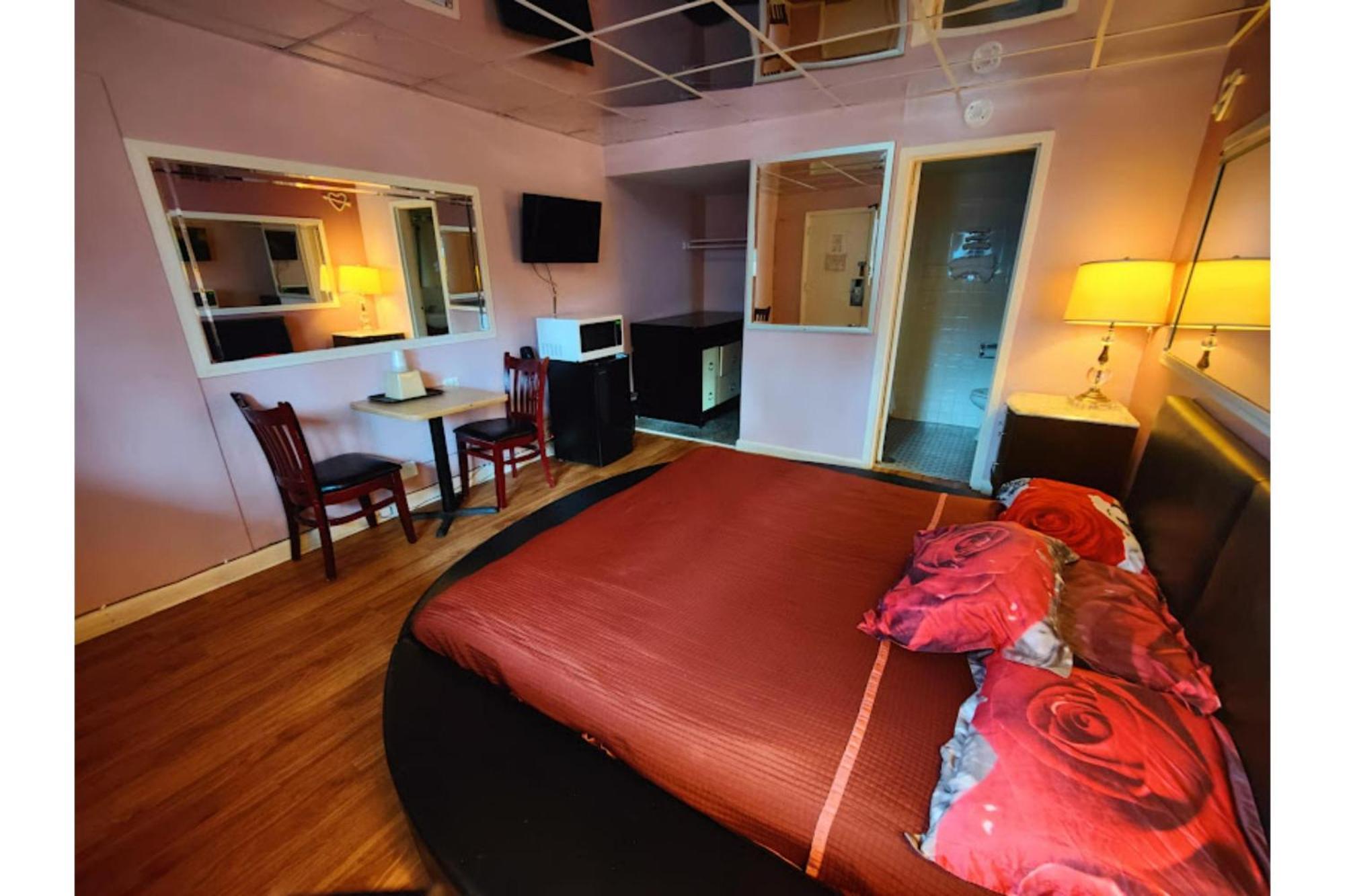 Oyo Hotel Edgebrook Chicago North Shore מראה חיצוני תמונה