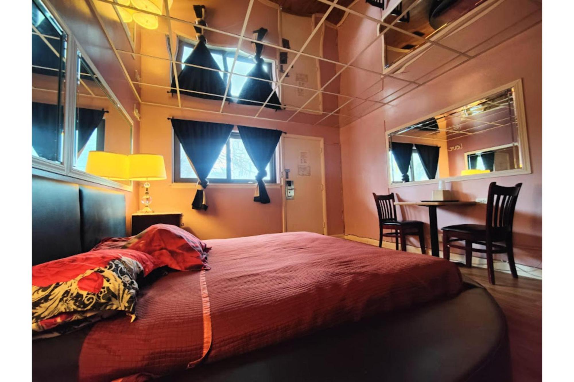 Oyo Hotel Edgebrook Chicago North Shore מראה חיצוני תמונה
