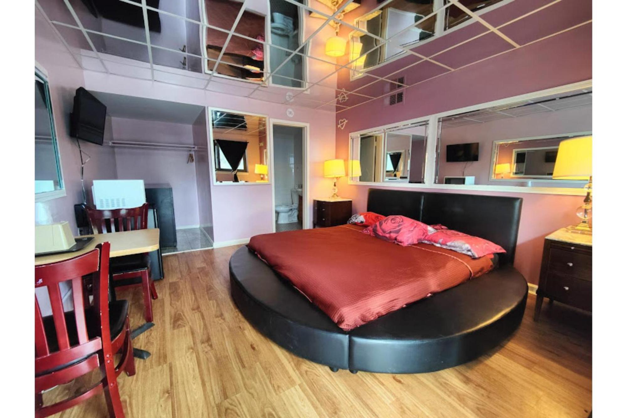 Oyo Hotel Edgebrook Chicago North Shore מראה חיצוני תמונה